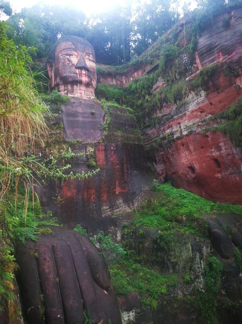 乐山大佛图片全景图片_乐山大佛图片全景图片正面图片